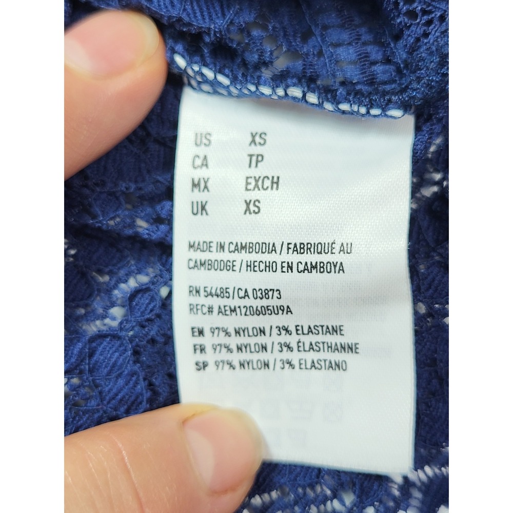 American Eagle Outfitters Womens Navy Blue Floral Lace Short Sleeve Top Size XS - Picture 8 of 9